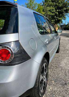 VOLKSWAGEN-GOLF-2008