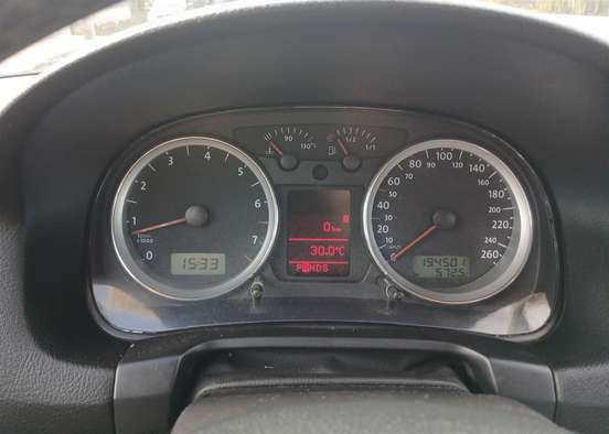 VOLKSWAGEN-GOLF-2008