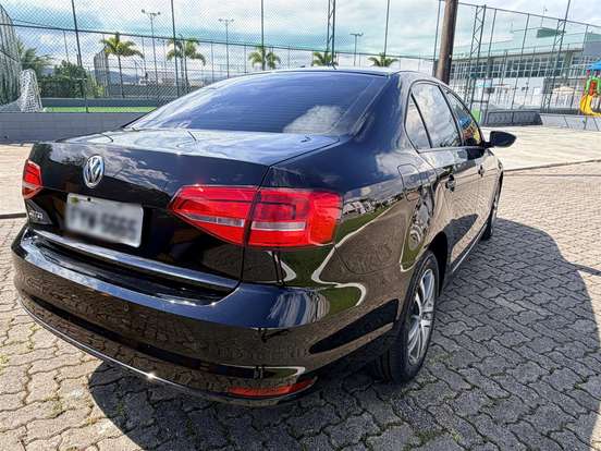 VOLKSWAGEN-JETTA-2.0 COMFORTLINE FLEX 4P TIPTRONIC VOLKSWAGEN-JETTA-2015