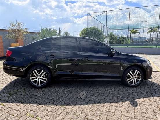 VOLKSWAGEN-JETTA-2015