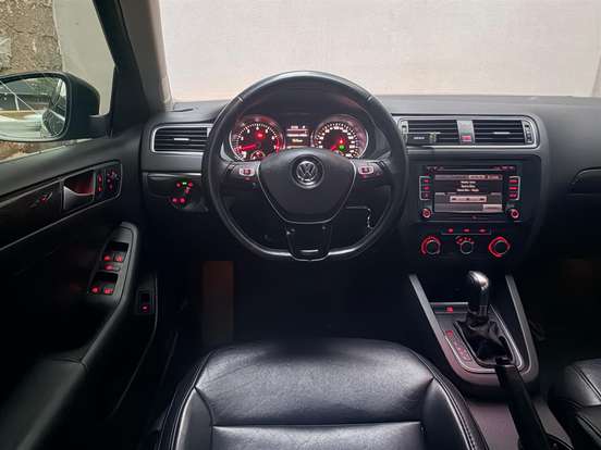 VOLKSWAGEN-JETTA-2015
