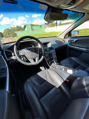 VOLVO-XC60-2015