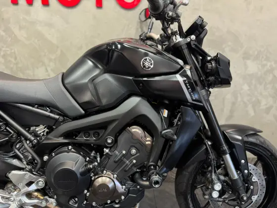 YAMAHA MT-09 