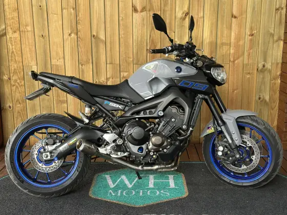YAMAHA MT-09 