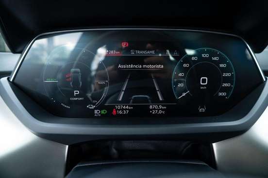 AUDI-E-TRON GT-2023