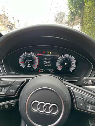 AUDI-A4-2022