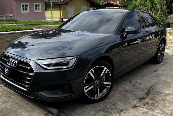 AUDI-A4-2022
