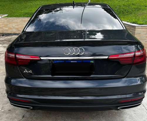 AUDI-A4-2022
