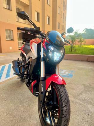 BAJAJ DOMINAR 250 