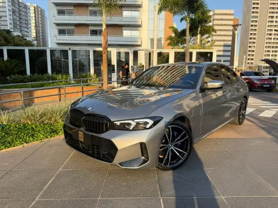 BMW 330e 2.0 16V TURBO HÍBRIDO M SPORT AUTOMÁTICO