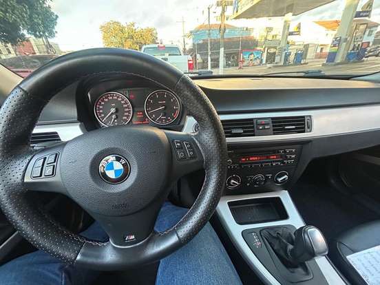 BMW-318i-2.0 SPORT 16V GASOLINA 4P AUTOMÁTICO BMW-318i-2011