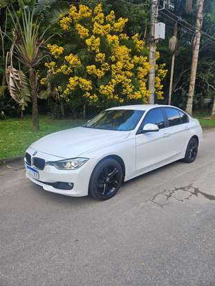 BMW-320i-2013