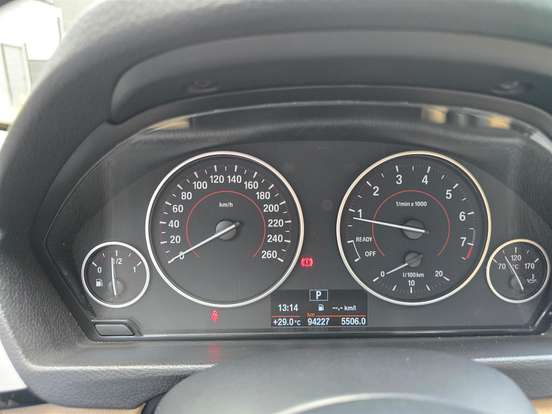 BMW-320i-2015