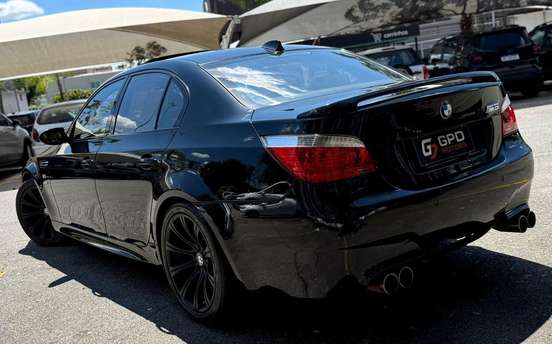 BMW-M5-5.0 V10 40V GASOLINA 4P AUTOMATIZADO BMW-M5-2005