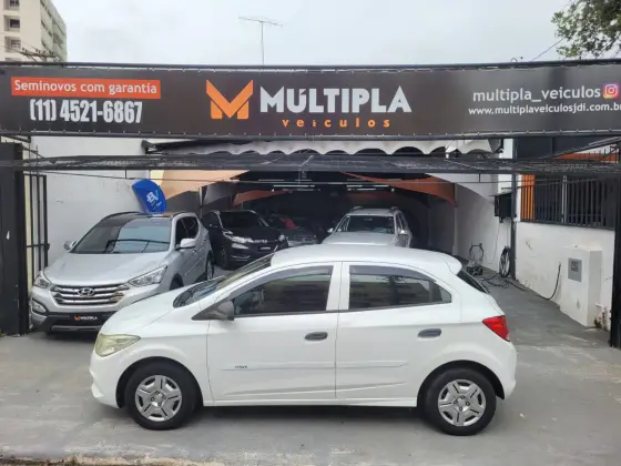 CHEVROLET ONIX 1.0 MPFI LS 8V FLEX 4P MANUAL CHEVROLET ONIX 1.0 MPFI LS 8V FLEX 4P MANUAL