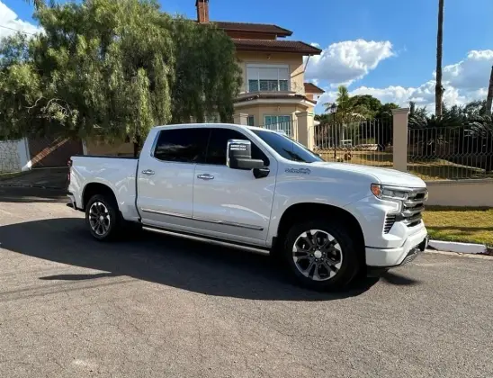 CHEVROLET SILVERADO 5.3 V8 GASOLINA 1500 HIGH COUNTRY 4X4 AUTOMÁTICO