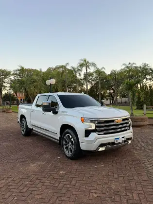 CHEVROLET SILVERADO 5.3 V8 GASOLINA 1500 HIGH COUNTRY 4X4 AUTOMÁTICO
