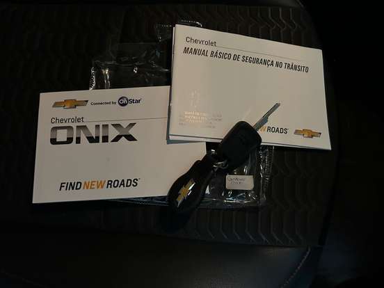 CHEVROLET-ONIX-2017