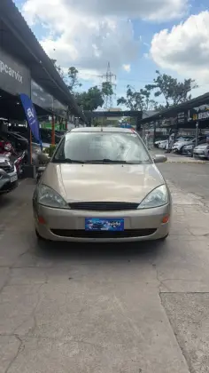 FORD FOCUS 1.8 16V GASOLINA 4P MANUAL