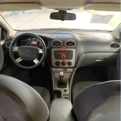 FORD-FOCUS-2010