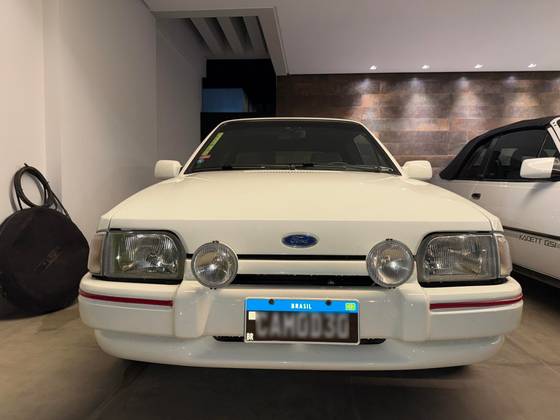 FORD ESCORT 1.8 XR3 CONVERSÍVEL 8V ÁLCOOL 2P MANUAL
