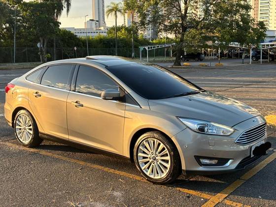 FORD FOCUS 2.0 TITANIUM PLUS FASTBACK 16V FLEX 4P POWERSHIFT