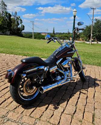 HARLEY-DAVIDSON-DYNA SUPER GLIDE CUSTOM HARLEY-DAVIDSON-DYNA SUPER GLIDE CUSTOM-2011