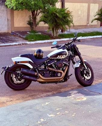 HARLEY-DAVIDSON SOFTAIL FAT BOB 114 
