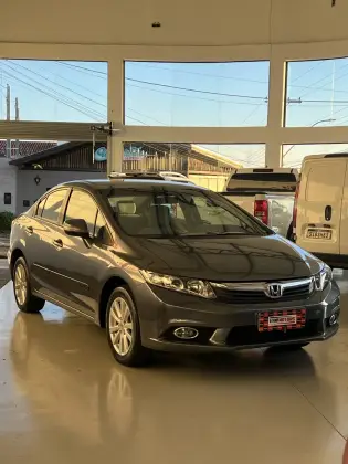 HONDA CIVIC 1.8 LXS 16V FLEX 4P AUTOMÁTICO HONDA CIVIC 1.8 LXS 16V FLEX 4P AUTOMÁTICO