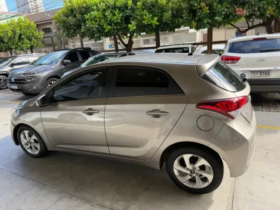 HYUNDAI HB20 1.6 PREMIUM 16V FLEX 4P AUTOMÁTICO