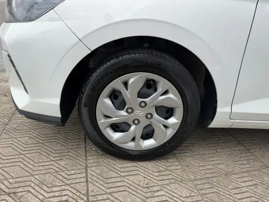 HYUNDAI-HB20S-1.0 12V FLEX COMFORT PLUS MANUAL HYUNDAI-HB20S-2024