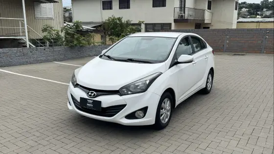 HYUNDAI HB20S 1.6 COMFORT PLUS 16V FLEX 4P MANUAL