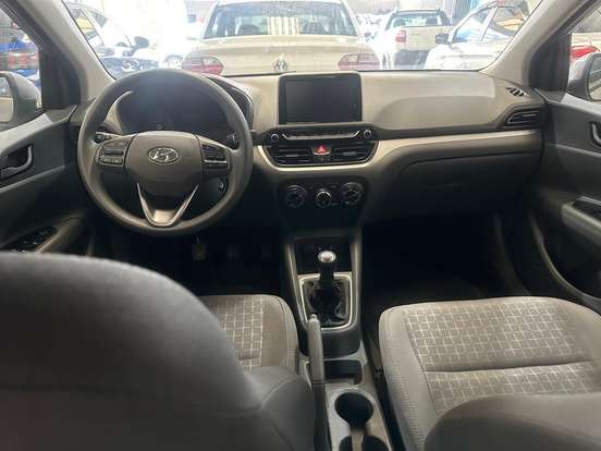 HYUNDAI-HB20S-2023