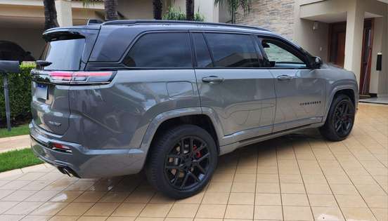 JEEP-COMMANDER-2024