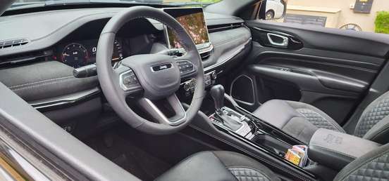 JEEP-COMMANDER-2.0 HURRICANE 4 TURBO GASOLINA BLACKHAWK AT9 JEEP-COMMANDER-2024