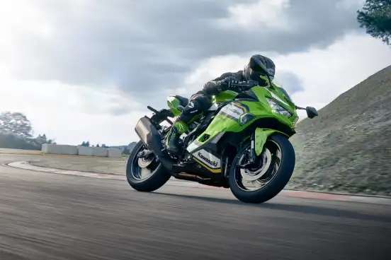 KAWASAKI-NINJA ZX-4RR-2025