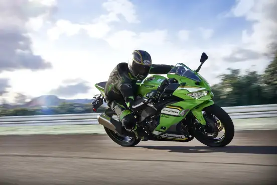 KAWASAKI-NINJA ZX-4RR-2025