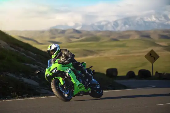 KAWASAKI-NINJA ZX-6R-2025