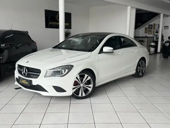 MERCEDES-BENZ CLA 200 1.6 URBAN 16V GASOLINA 4P AUTOMÁTICO