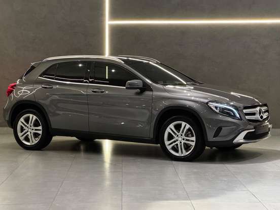 MERCEDES-BENZ-GLA 200-2015
