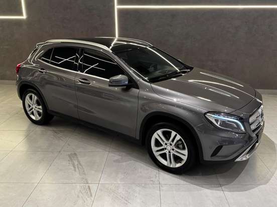 MERCEDES-BENZ-GLA 200-2015