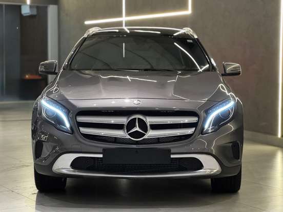 MERCEDES-BENZ-GLA 200-2015