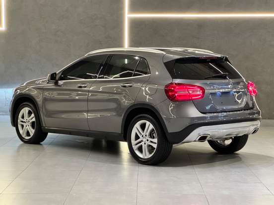 MERCEDES-BENZ-GLA 200-1.6 CGI VISION 16V TURBO FLEX 4P AUTOMÁTICO MERCEDES-BENZ-GLA 200-2015