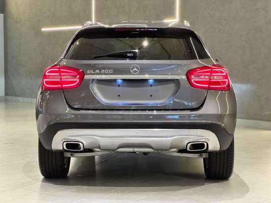 MERCEDES-BENZ-GLA 200-2015