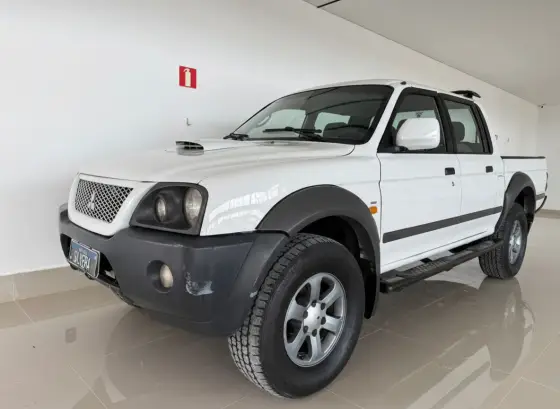 MITSUBISHI L200 2.5 GL 4X4 CD 8V TURBO DIESEL 4P MANUAL MITSUBISHI L200 2.5 GL 4X4 CD 8V TURBO DIESEL 4P MANUAL