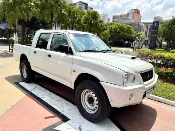 MITSUBISHI L200 2.5 GL 4X4 CD 8V TURBO DIESEL 4P MANUAL MITSUBISHI L200 2.5 GL 4X4 CD 8V TURBO DIESEL 4P MANUAL