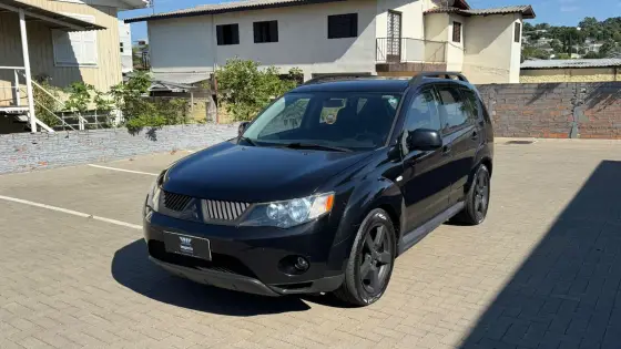 MITSUBISHI OUTLANDER 3.0 4X4 V6 24V GASOLINA 4P AUTOMÁTICO