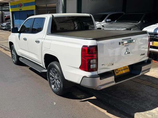 MITSUBISHI-TRITON-2.4 BITURBO DIESEL CD HPE-S 4X4 AUTOMÁTICO MITSUBISHI-TRITON-2025
