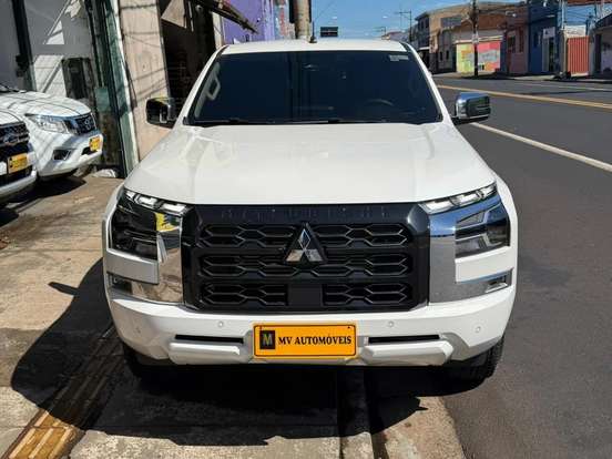MITSUBISHI-TRITON-2.4 BITURBO DIESEL CD HPE-S 4X4 AUTOMÁTICO MITSUBISHI-TRITON-2025