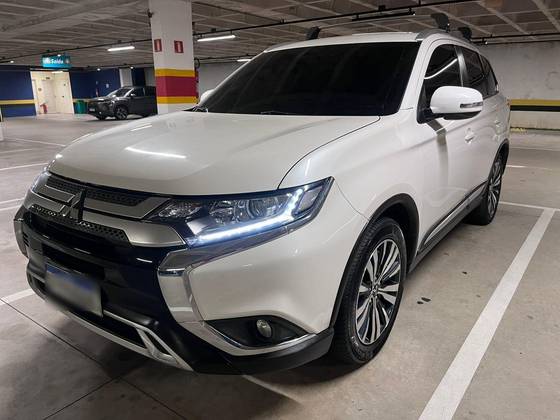 MITSUBISHI OUTLANDER 2.0 MIVEC GASOLINA HPE AUTOMÁTICO